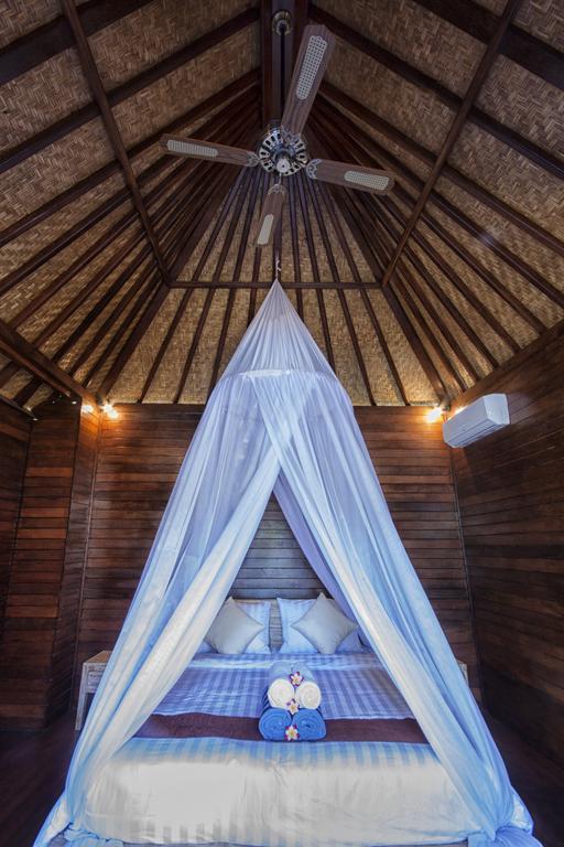 Amora Hut'S Nusa Lembongan  Room photo